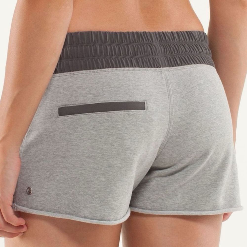 Lululemon Blissed Out Short II – Heathered Medium Grey / Silver Spoon | Size XS - Picture 2 of 8